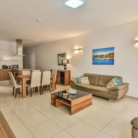 アパート Belmonte Heights スリーマ