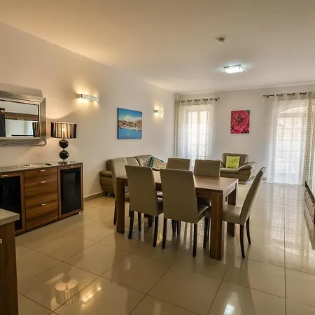 Belmonte Heights Appartement