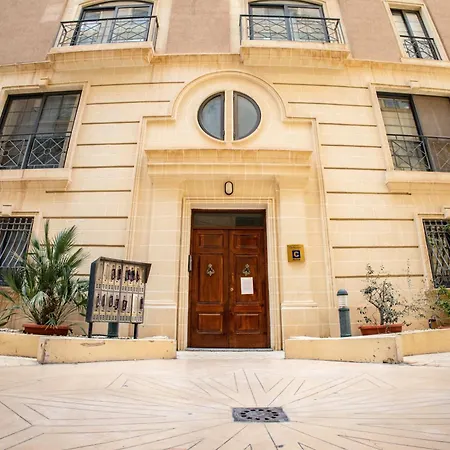 Belmonte Heights Apartment *